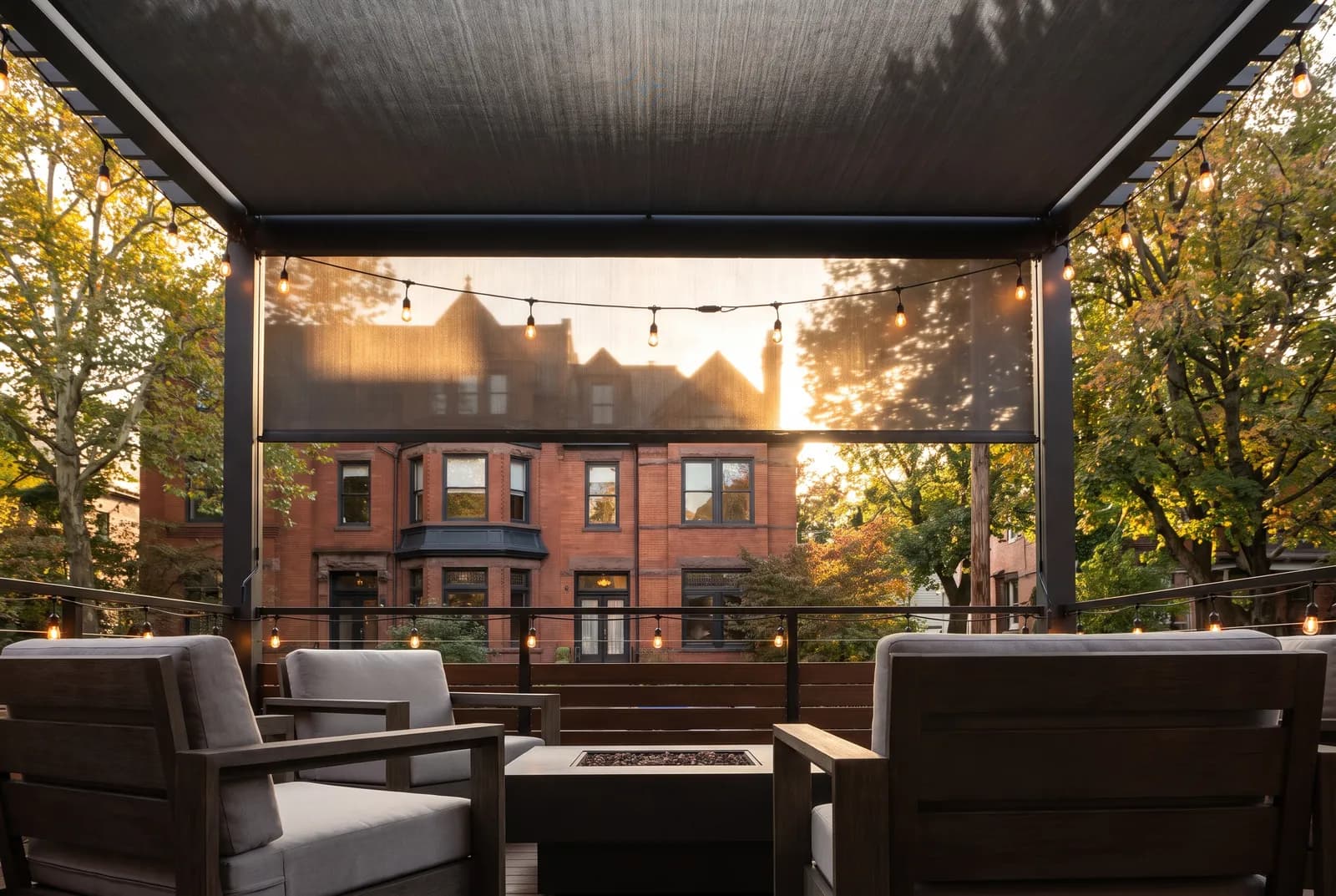 Shadyside deck · Zipscreen 5% · Nano 95 Black